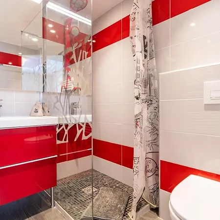 Close Centre 2 Bedroom 2 Bath Mezzanine & Balconies Exceptional Rating Ideal Families Easy Parking By Olam Cannes