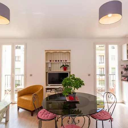 Mezzanine Balcony: Family Haven Apartment Cannes