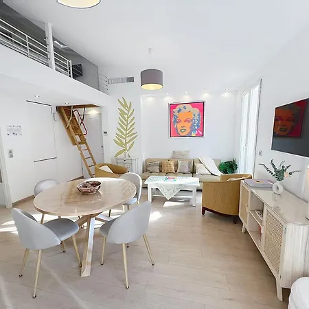 Close Centre 2 Bedroom 2 Bath Mezzanine & Balconies Exceptional Rating Ideal Families Easy Parking By Olam Apartmán